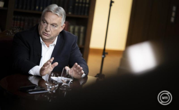 Orbán Viktor: az Európai Néppárt  katonai szövetséget akar csinálni az unióból