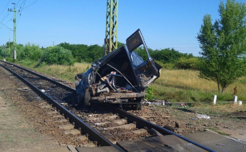 Már ötven baleset történt az idén vasúti átjáróban, 19-en haltak meg