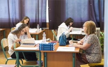 Több mint 18 ezer diák vizsgázik németből