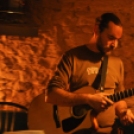 Pető Ádám gitárest a Fészekben